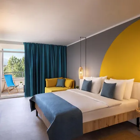 酒店 Sunny By Valamar 3*